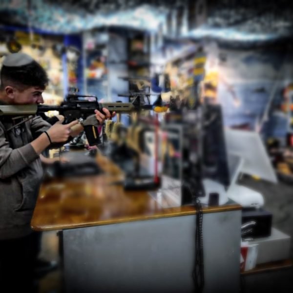 85CE6DEA-330C-44E4-A96C-7D8552F70C52